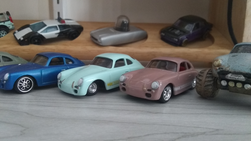 Illustration for article titled A Pair of Porsches have entered the room
